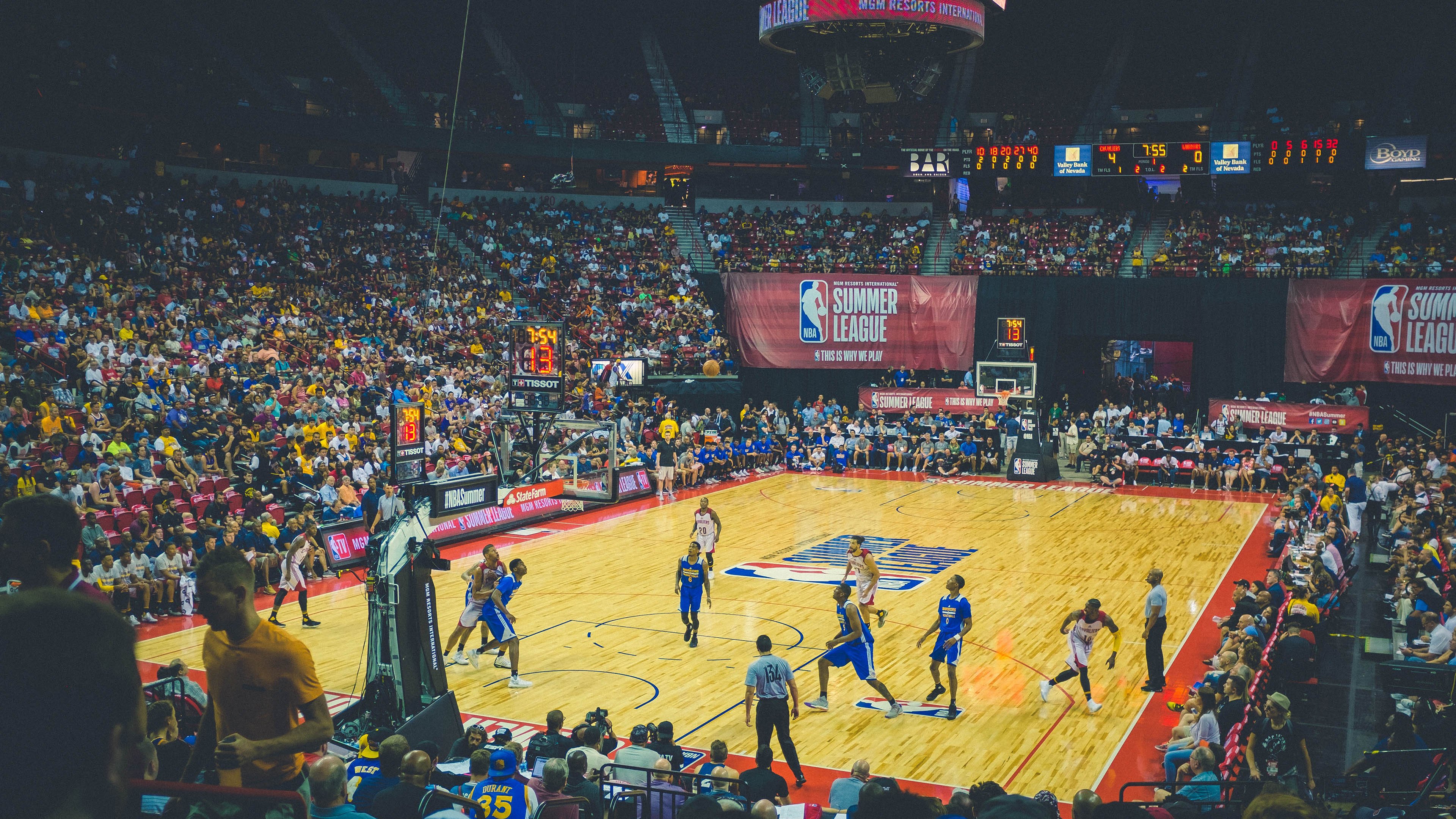 开云真人-_勇士再度崛起，三分雨摧毁对手_，勇士三分最多的比赛